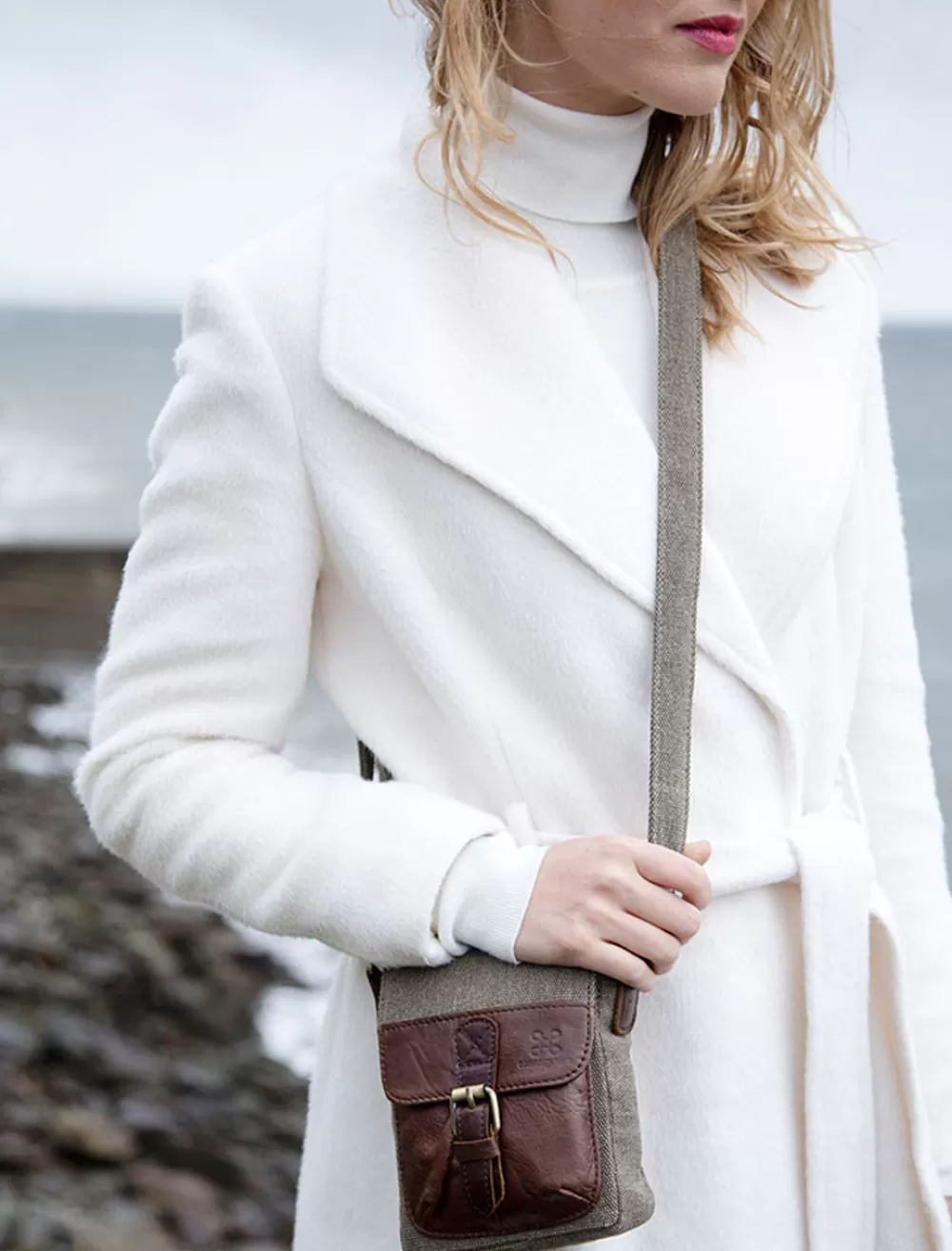 Shop Small Traditional Tweed & Leather Flight Bag Women Bags And Satchels